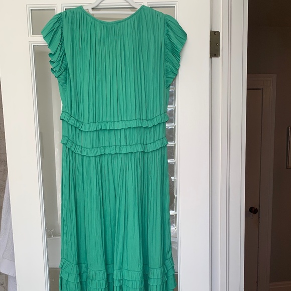 Avery Rayne Green Midi Dress - Picture 2 of 3